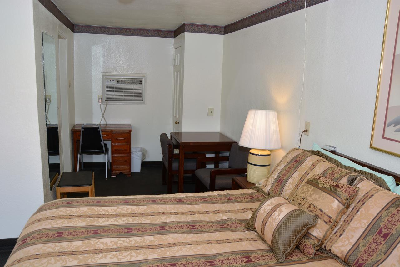 Budget Inn Of Brownfield Exterior foto